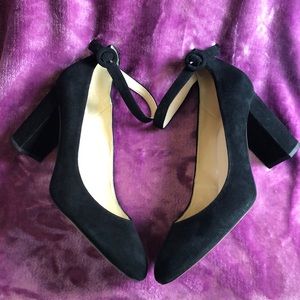 Marc Fisher SZ 11 BLK Suede Ankle Strap Block Heel